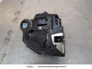O197866 Gebruikte slotmechaniek portier 4deurs links-achter Toyota Auris