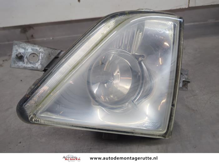 Mistlamp links-voor van een Ford StreetKa 1.6i 2005