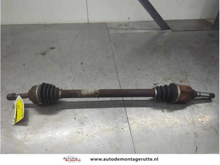 Gebruikte Steekas rechts-voor Peugeot 207 O197927
