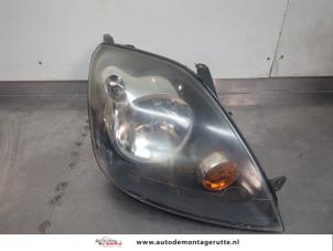O197945 Gebruikte rechter koplamp Ford Fiesta