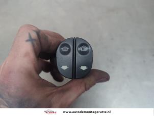 O197946 Gebruikte ruit schakelaar elektrisch Ford Fiesta