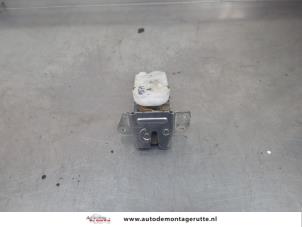 O197973 Gebruikte slotmechaniek achterklep Mitsubishi Grandis