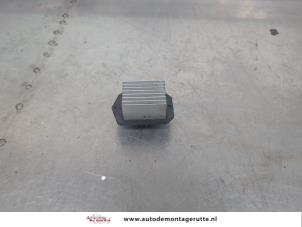 O197975 Gebruikte kachel weerstand Mitsubishi Grandis