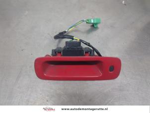 O198062 Gebruikte schakelaar achterklep Suzuki Swift