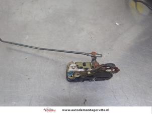 O198045 Gebruikte slotmechaniek portier 4deurs links-achter Hyundai Atos