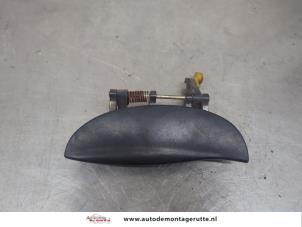 O198044 Gebruikte portiergreep 4deurs links-achter Hyundai Atos