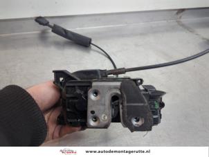 O198117 Gebruikte slotmechaniek portier 4deurs links-voor Renault Scenic