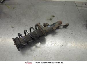 O198136 Gebruikte schokdemperpoot links-voor Mazda 5