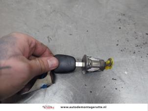 O198180 Gebruikte deurslot cilinder links Toyota Aygo