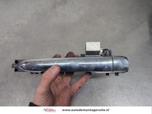 O198205 Gebruikte deurgreep 2deurs rechts Ford KA