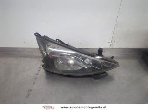 O198213 Gebruikte koplamp rechts Mitsubishi Grandis