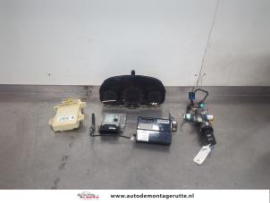 O198223 Gebruikte kontaktslot + computer Kia Ceed