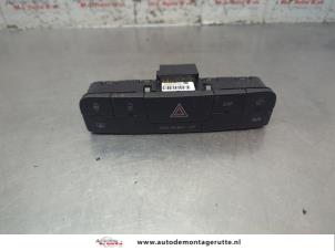 O198273 Gebruikte alarmlicht schakelaar Seat Ibiza