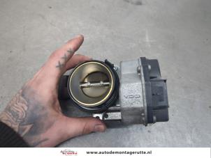 O198329 Gebruikte gasklephuis Peugeot 206 PLUS