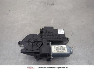 O198334 Gebruikte motor electrisch raam Skoda Fabia