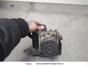 O198345 Gebruikte abs pomp Suzuki Splash