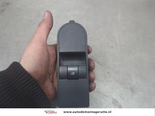 O198352 Gebruikte schakelaar elektrisch raam Opel Astra