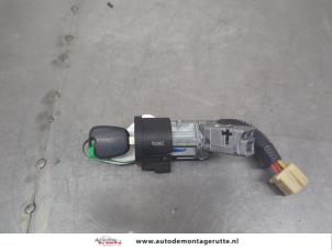 O198372 Gebruikte kontaktslot+sleutel Citroen C1