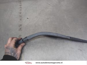 O198373 Gebruikte ruitenwisserarm achter Citroen C1
