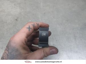 O198420 Gebruikte raam schakelaar elektrisch Volkswagen UP