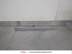 O198458 Gebruikte handgreep achterklep Ford Focus