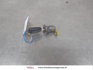 O198463 Gebruikte portierslot cilinder links Citroen C1