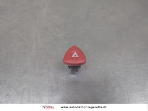 O198464 Gebruikte paniekverlichtings schakelaar Renault Espace