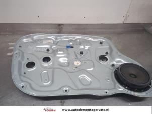 O198484 Gebruikte raammechaniek 4deurs links-voor Kia Ceed