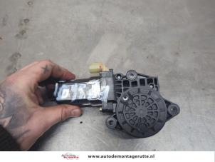 O198498 Gebruikte raammotor portier Hyundai Tucson