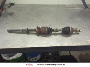O198525 Gebruikte aandrijfas rechts-voor Nissan Murano