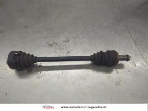 O198529 Gebruikte aandrijfas links-achter BMW 1-Serie