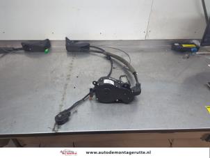 O198540 Gebruikte schuifdeur motor rechts Peugeot 1007