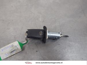 O198566 Gebruikte kontaktslot+sleutel Opel Meriva