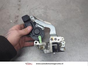 O198600 Gebruikte slotmechaniek achterklep Daihatsu Terios