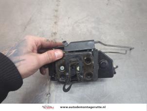 O198661 Gebruikte portierslot mechaniek 4deurs links-voor Hyundai Getz
