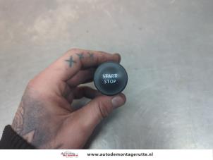 O198690 Gebruikte start/stop schakelaar Renault Zoe