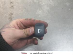 O198696 Gebruikte aanjager schakelaar Renault Zoe