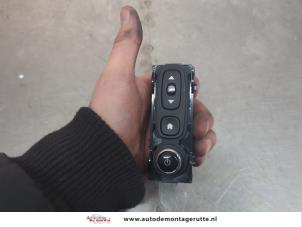 O198697 Gebruikte multi media regelunit Renault Zoe