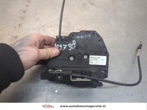 O198727 Gebruikte portierslot mechaniek 4deurs links-achter Renault Zoe