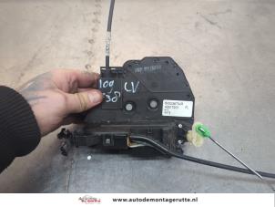 O198728 Gebruikte deurslot mechaniek 4deurs links-voor Renault Zoe