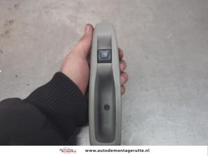 O198732 Gebruikte raam schakelaar elektrisch Renault Zoe