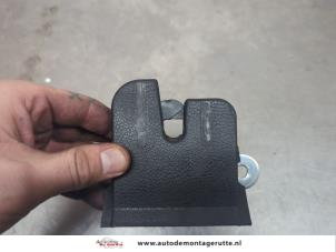 O198760 Overhaul slotmechaniek achterklep Volkswagen Polo