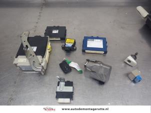 O198856 Gebruikte contactslot + computer Toyota IQ