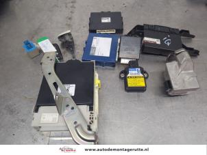 O198856 Gebruikte kontaktslot + computer Toyota IQ