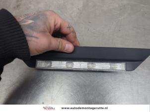 O198905 Gebruikte remlicht extra midden Toyota IQ