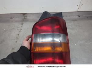 O198983 Gebruikte achterlicht rechts Volkswagen Transporter