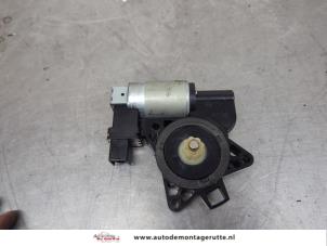 O198991 Gebruikte raammotor portier Mazda 3