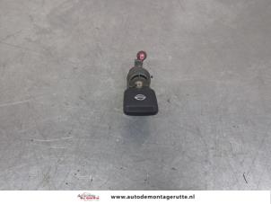 O199014 Gebruikte cilinderslot portier links Nissan Micra