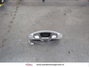 O199015 Gebruikte achterklep handgreep Nissan Micra