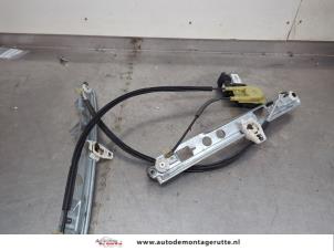 O199027 Gebruikte raammechaniek 2deurs rechts-voor Renault Megane